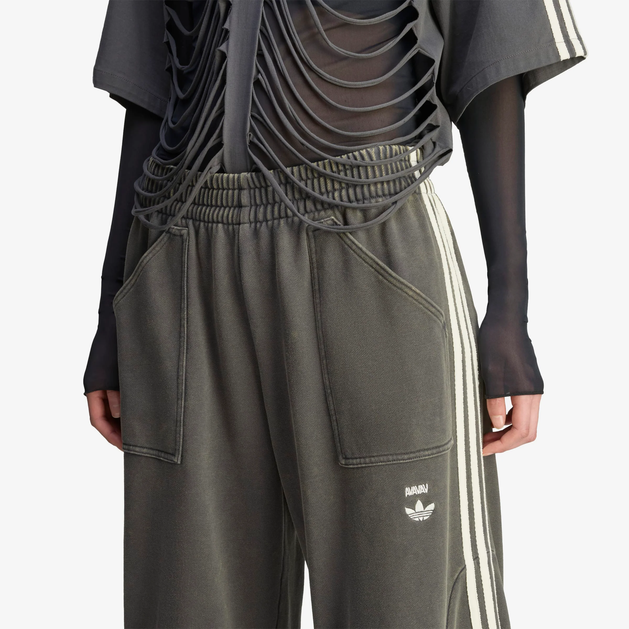 Wmns Pleated Track Pant x Avavav - Image 9