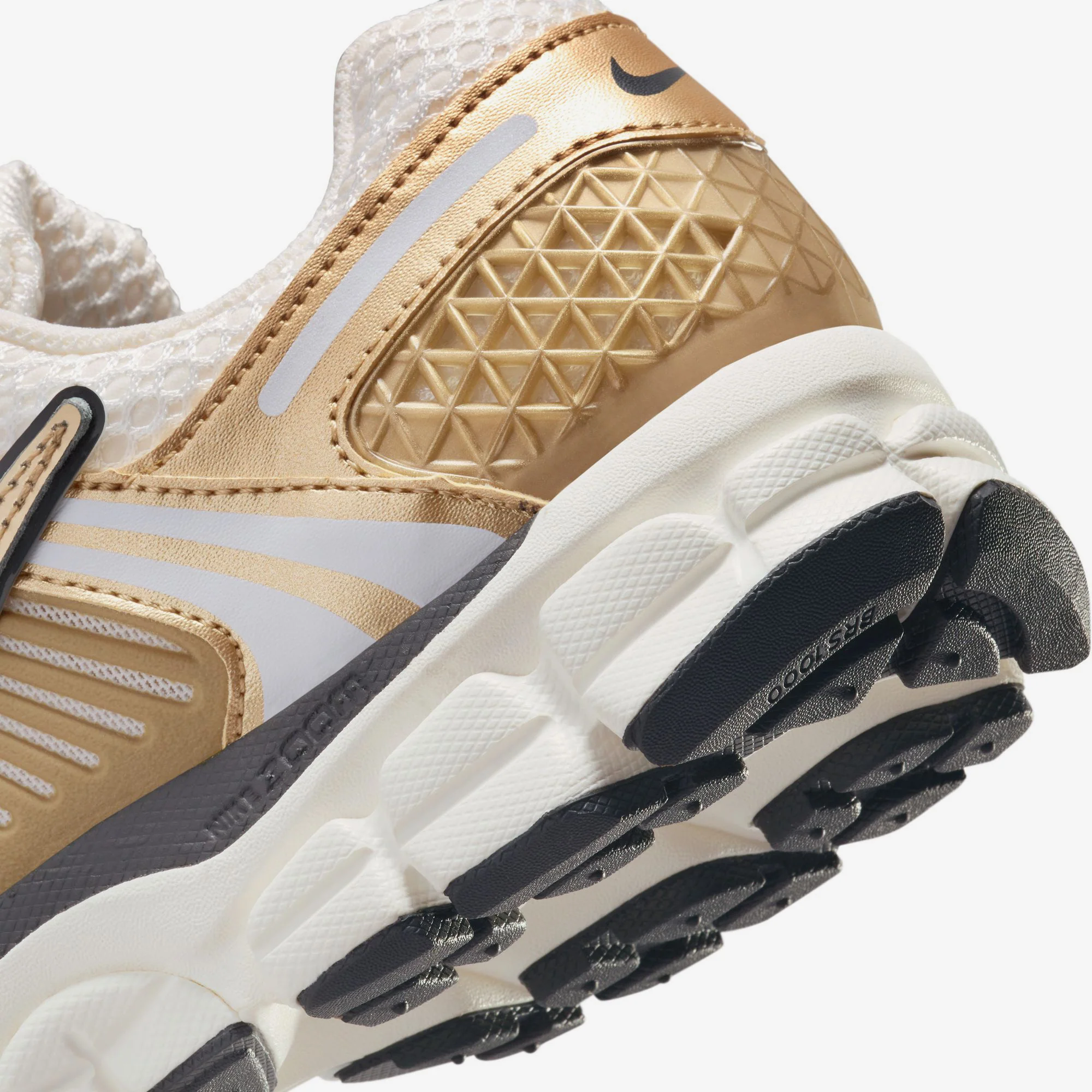 Wmns Zoom Vomero 5 GLD - Image 8